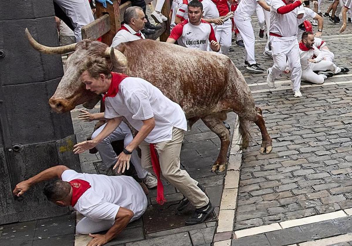 Imagen del quinto encierro de San Fermín.