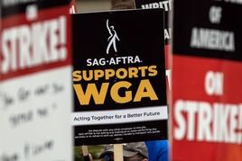 Los sindicatos de actores y guionistas convocan una huelga en Hollywood
