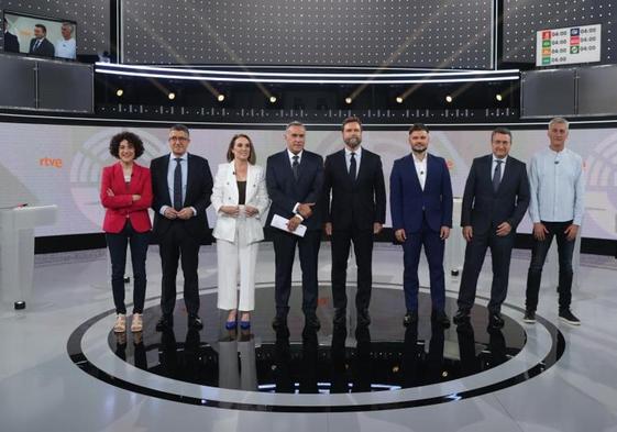 Los representantes de los partidos durante el debate electoral organizado por RTVE