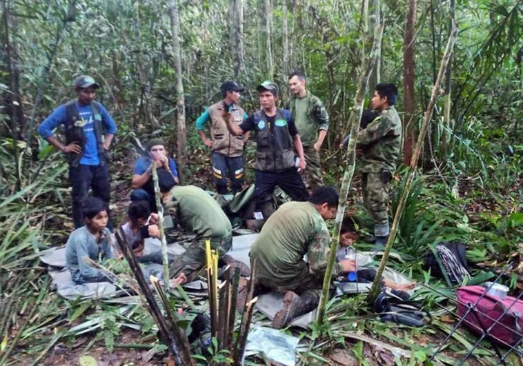 Los cuatro niños rescatados de la selva de Colombia salen del hospital: «Están muy bien»