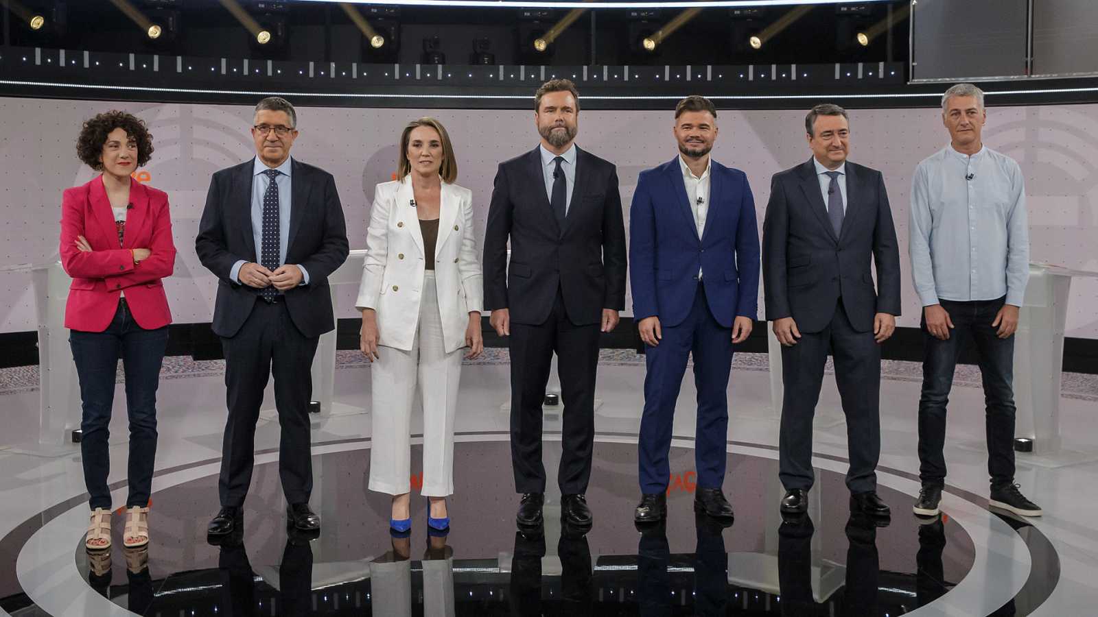 Los portavoces parlamentarios de los siete partidos que participaron en el último debate televisivo.