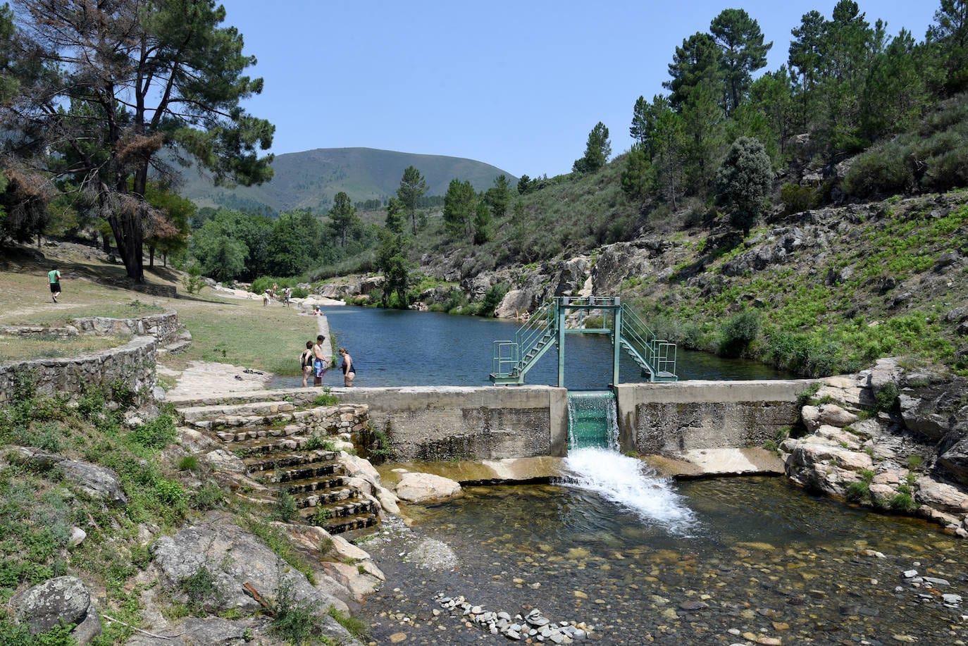 Piscina natural del río Jevero, en Acebo (Cáceres), una de las más grandes y bonitas de Extremadura.