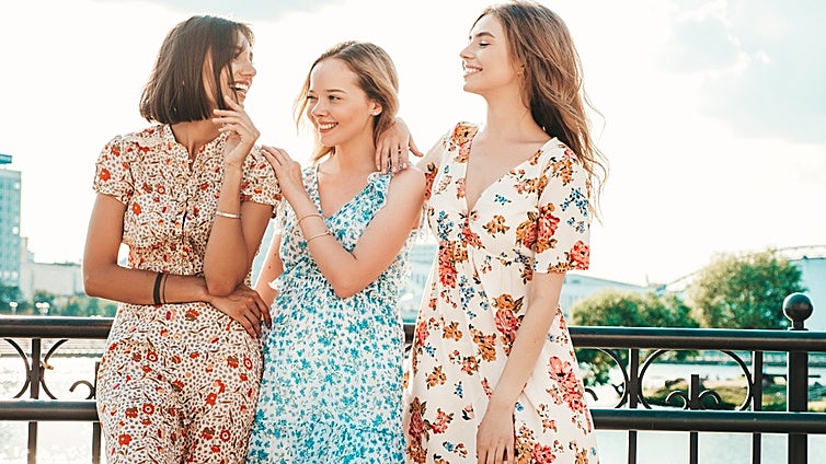 Los vestidos más cómodos y coloridos que no querrás quitarte este verano