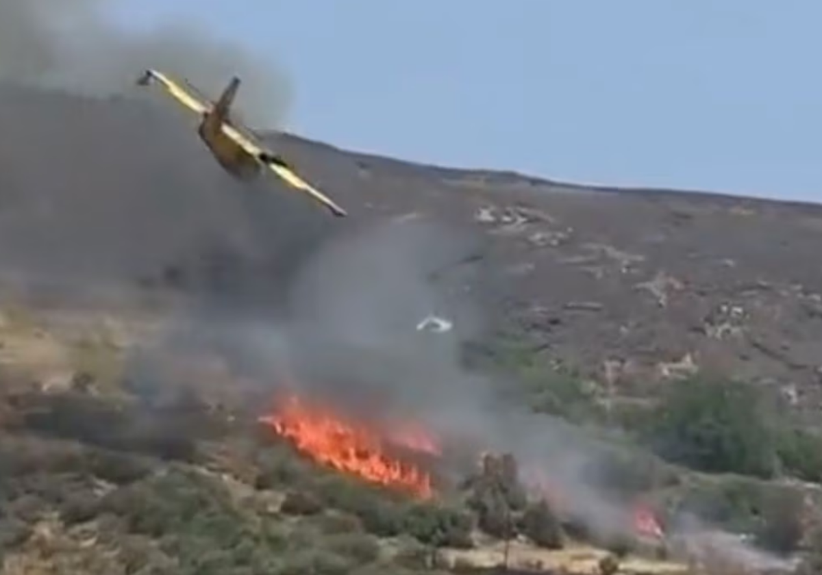 Se estrella un hidroavión que luchaba contra los incendios forestales en Grecia