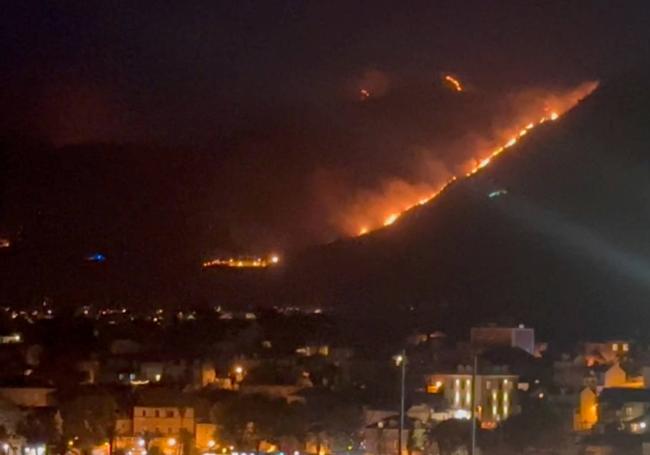 Las llamas amenazan la ciudad croata de Dubrovnik.