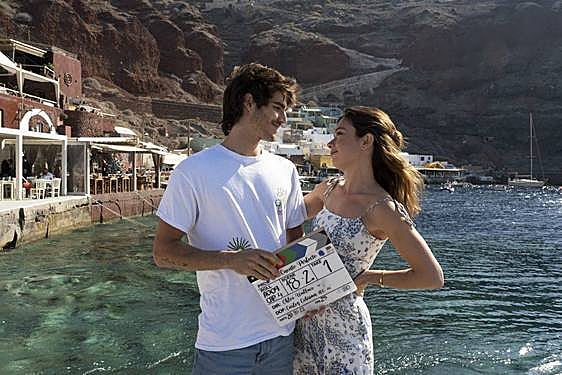 Los protagonistas del nuevo estreno de Netflix, Un cuento perfecto