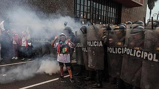 Las protestas contra el Gobierno ensombrecen en Perú la fiesta nacional por su independencia