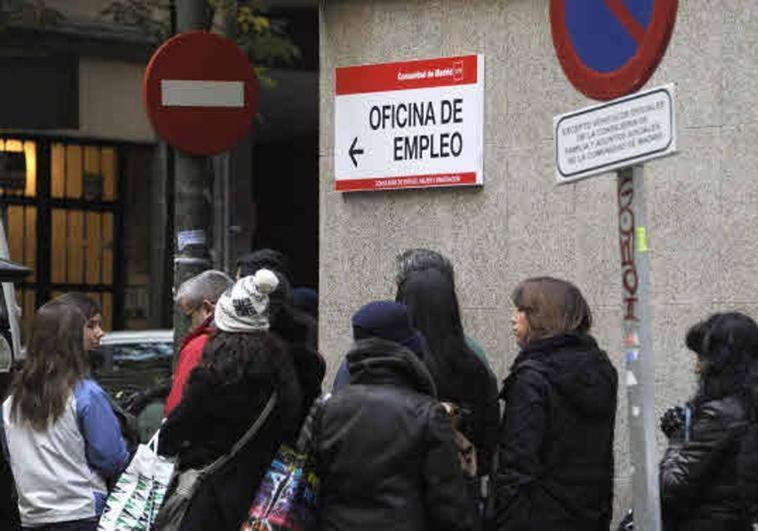 España alcanza los 20,89 millones de afiliados pero frena en seco la creación de empleo