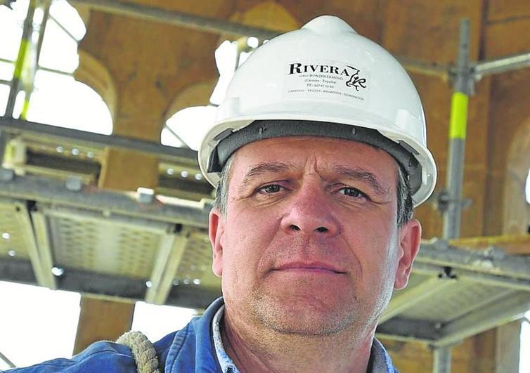«¿Qué siento al oír una campana? Pienso si es buena o mala»