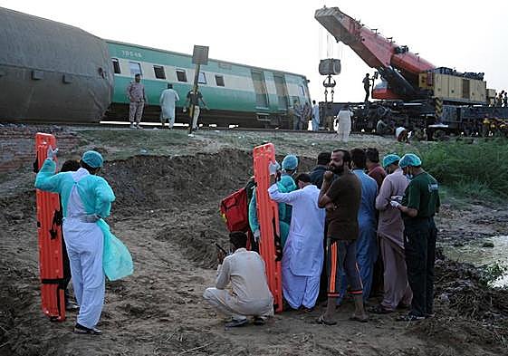 El tren ha descarrilado cerca de la ciudad de Nawabshah.