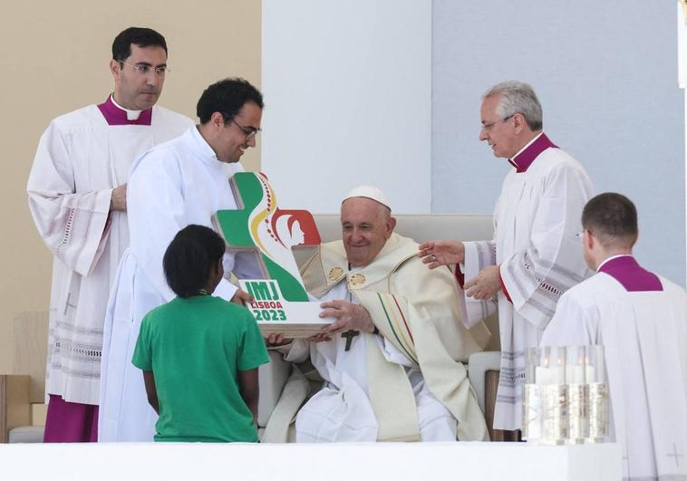 El Papa pide a los jóvenes valentía para construir un futuro justo y en paz