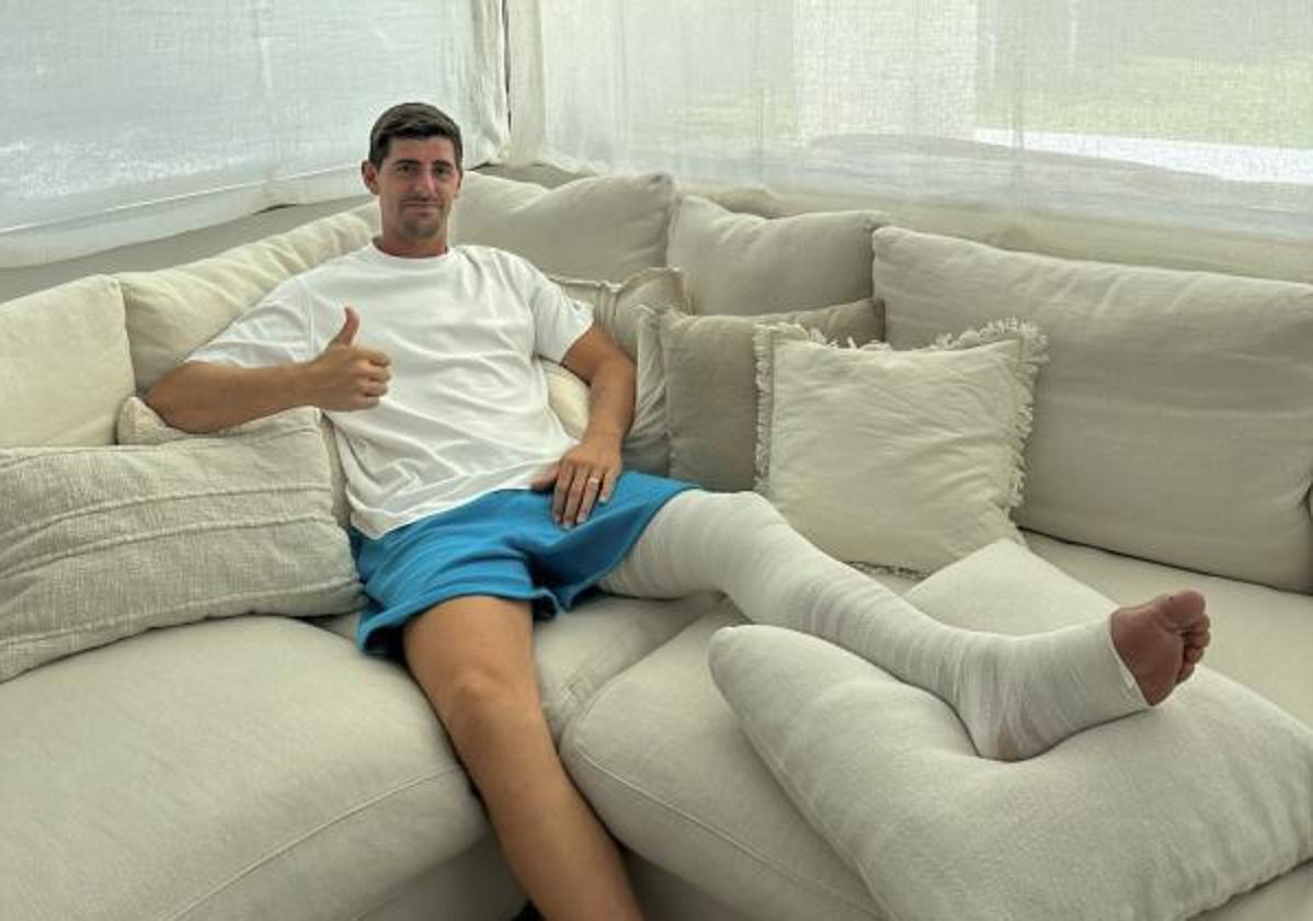 Thibaut Courtois, sonriendo tras lesionarse de gravedad