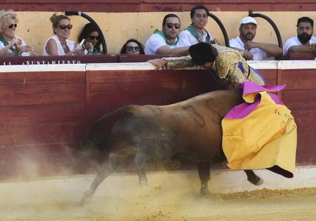 Moment of Manuel Díaz being fucked in the arena of the Huesca capital.
