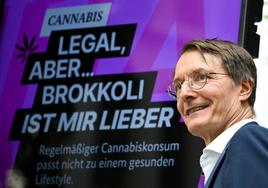 El ministro de Salud alemán, Karl Lauterbach, ha dado a conocer la ley del cannabis en una rueda de prensa este miércoles en Berlín.