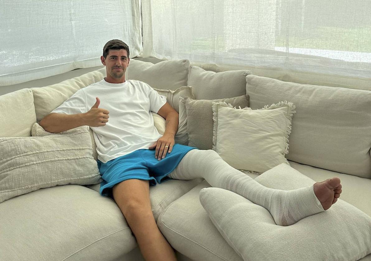 Thibaut Courtois, tras caer lesionado.