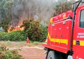 Efectivos de la UME intervienen en el incendio de Tenerife.