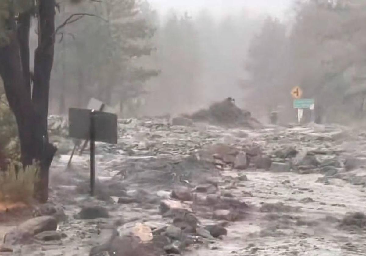 Fuertes inundaciones se registran en Los Ángeles durante el paso de la tormenta tropical Hilary