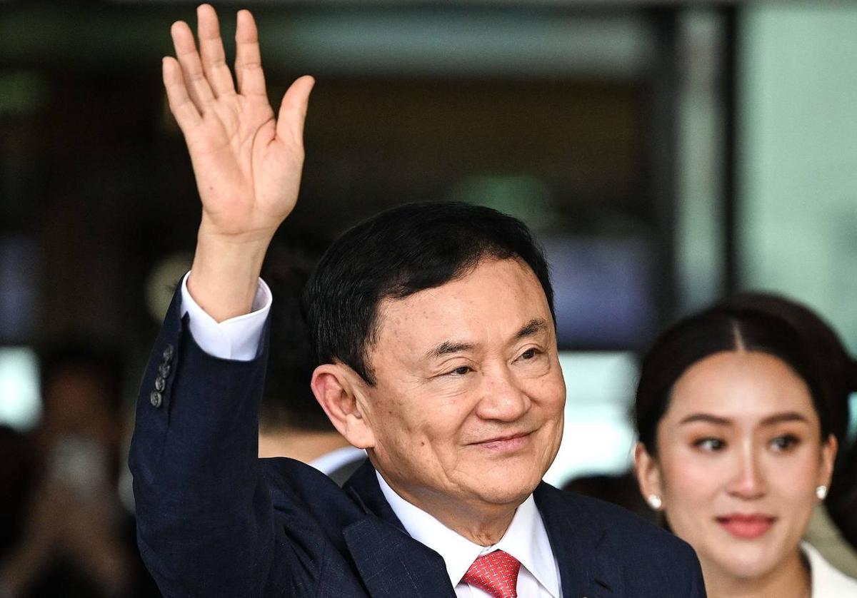 El ex primer ministro de Tailandia Thaksin Shinawatra a su vuelta al país tras 16 años en el exilio