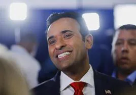 Vivek Ramaswamy, sonriente tras concluir el debate republicano el pasado miércoles.