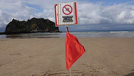 Bandera roja por contaminación: los cierres de playa por aguas no aptas para el baño crecen en España
