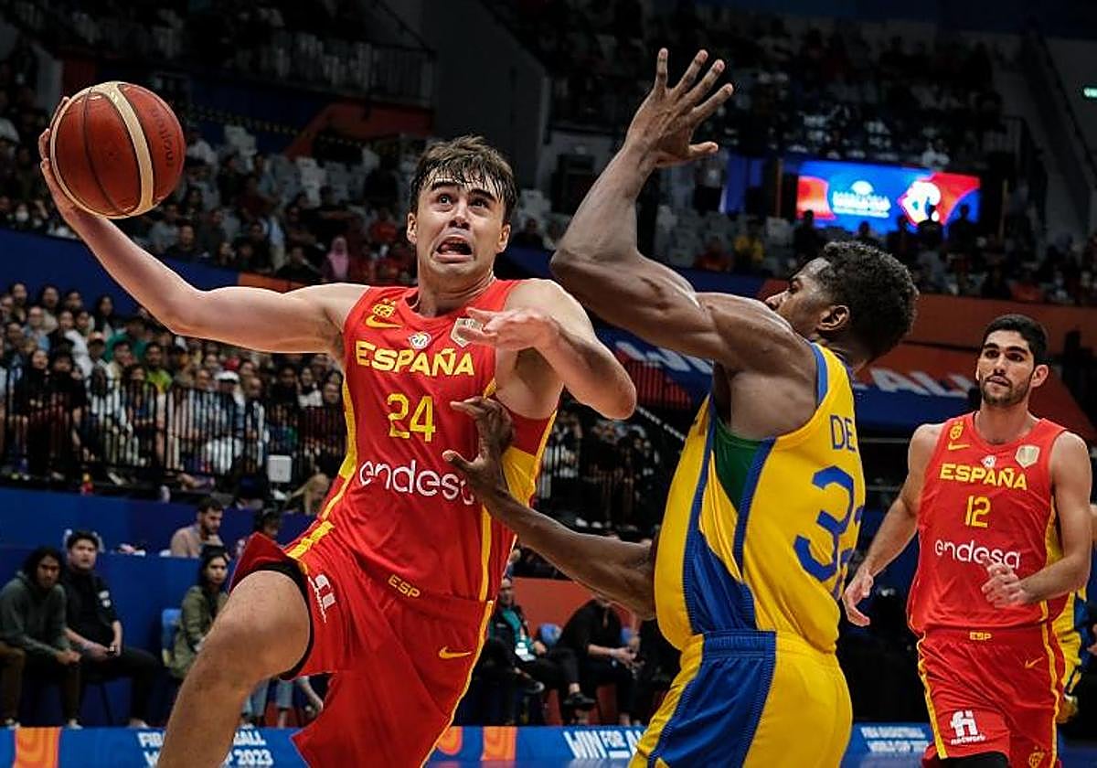 El chaval Juan Núñez lidera a una España solvente