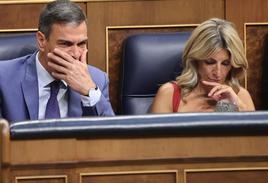 Pedro Sánchez y Yolanda Díaz, durante una sesión en el Congreso.