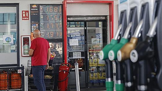 Los combustibles marcan máximos del año en plena operación retorno de vacaciones