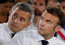 El ministro francés del Interior, Gérald Darmanin, junto al presidente galo, Emmanuel Macron