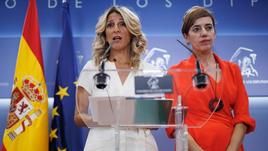 Yolanda Díaz y Marta Lois durante una comparecencia en el Congreso.