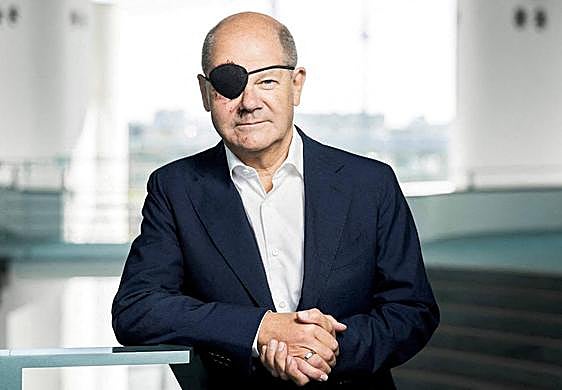 El canciller alemán, Olaf Scholz, con un parche en el ojo tras una caída cuando practicaba deporte