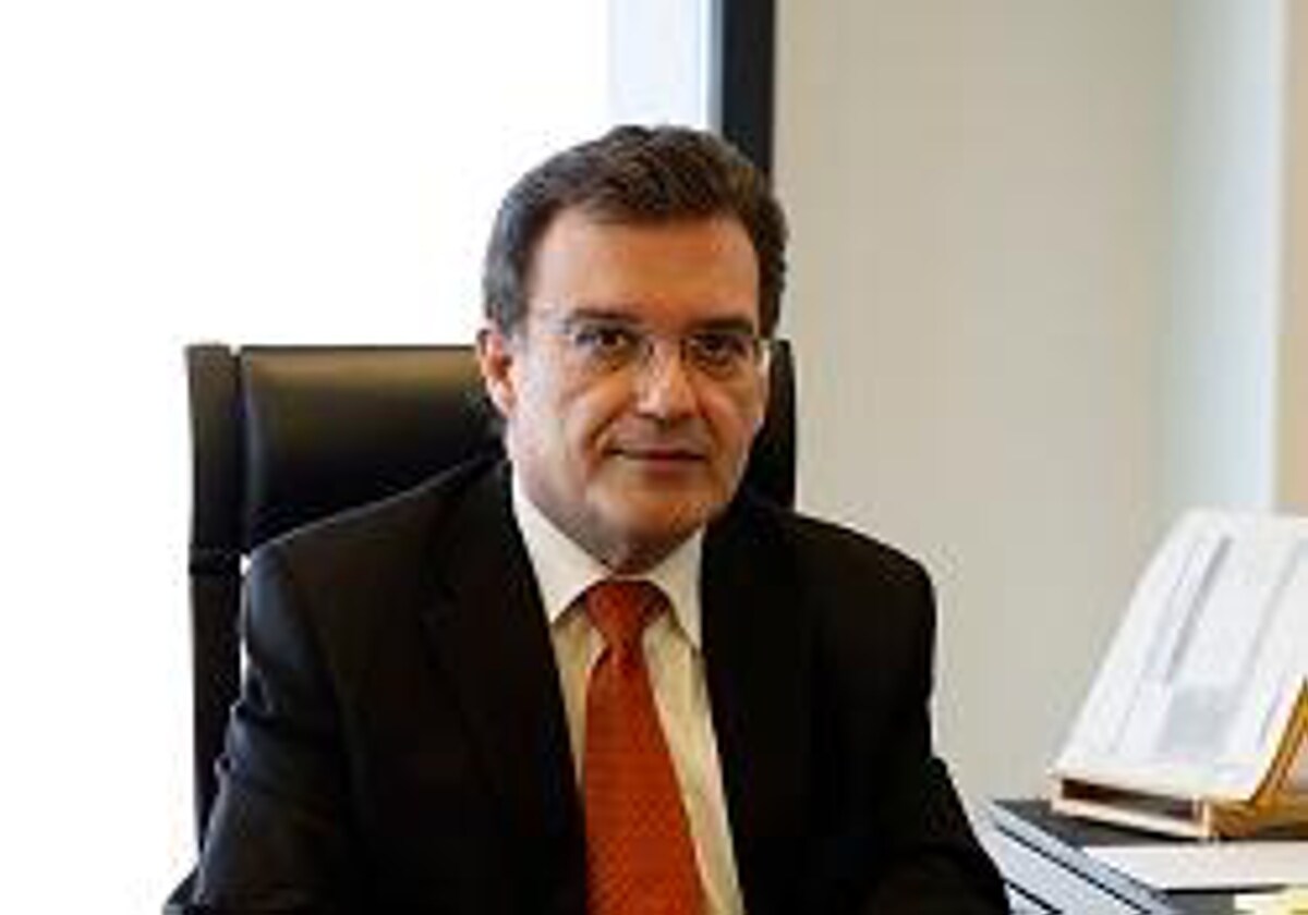 El fiscal jefe del Tribunal Constitucional, Pedro Crespo, en su despacho tras tomar posesión del cargo en julio de 2021.