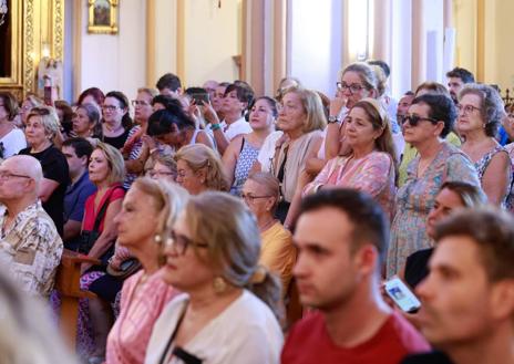 Imagen secundaria 1 - Málaga despide a María Teresa Campos