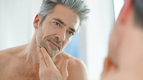 Todo lo que necesitas para completar una rutina facial para hombre en 3 sencillos pasos