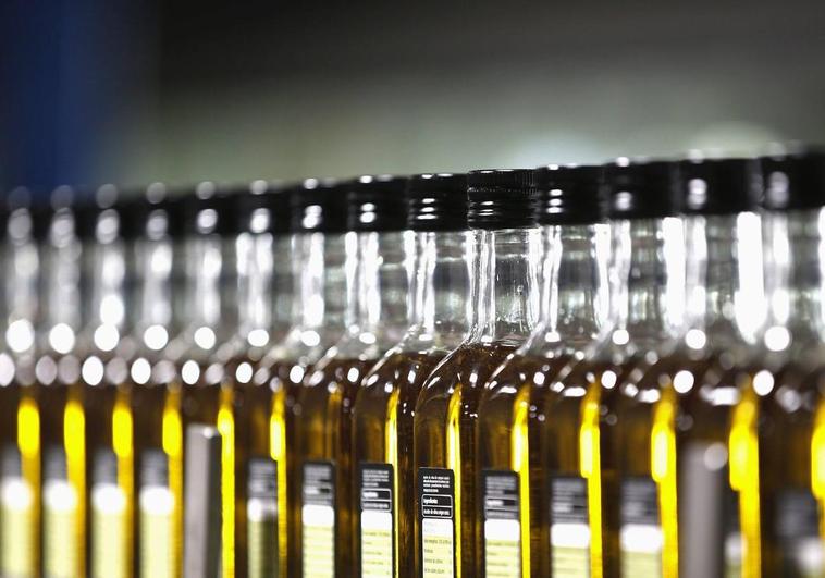 El aceite sube un 52% en un año y mantiene intocable la inflación de los alimentos