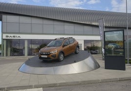 Dacia ha renovado tanto el interior como el exterior del concesionario Dacia Retail Group de Avenida de Burgos (Madrid)