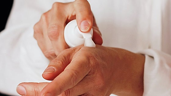 Qué crema comprar si tienes dermatitis atópica