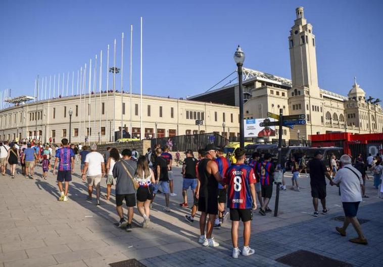 El Barça busca animar Montjuic