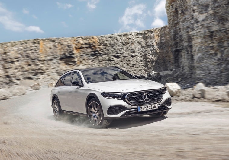 Así se desenvuelve el Mercedes-Benz Clase E All-Terrain con facilidad en terrenos irregulares