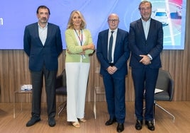 José López-Tafall (Anfac), Begoña Cristeto (KPMG), José María López (Industria) y José Portilla (Sernauto)