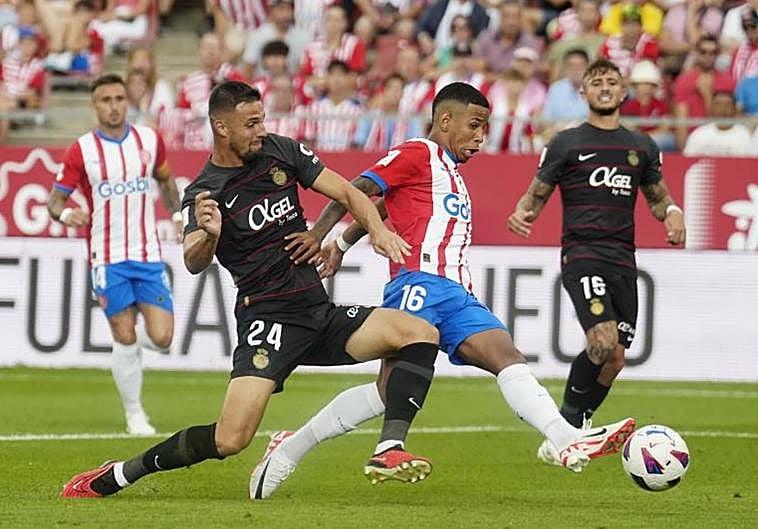 El Girona suma y sigue en un festival goleador ante el Mallorca