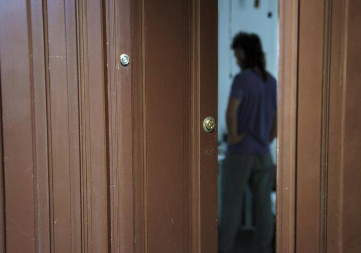 La escasez de vivienda asequible condena a casi la mitad de los jóvenes a vivir con sus padres