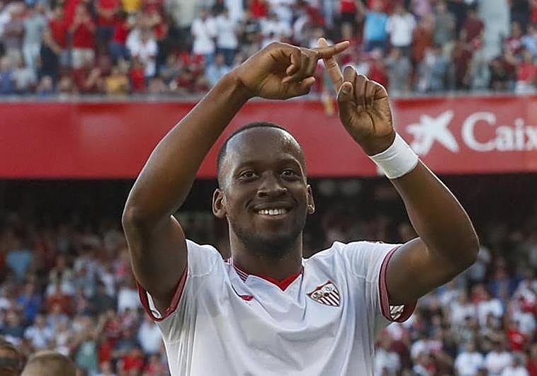 Manita balsámica del Sevilla a un endeble Almería