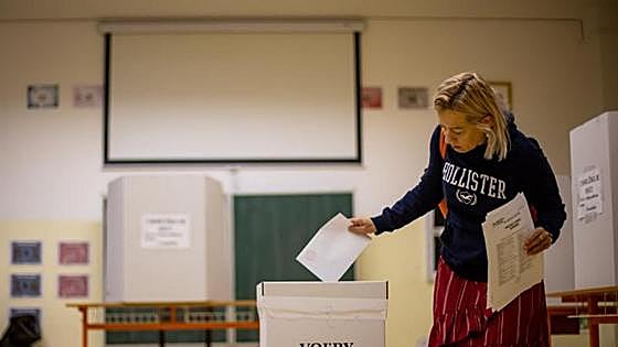 Eslovaquia vota entre llamamientos a la participación y con el prorruso Fico como favorito
