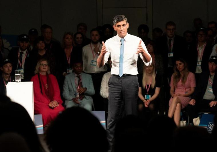 Sunak frenará 'la guerra contra los automovilistas'