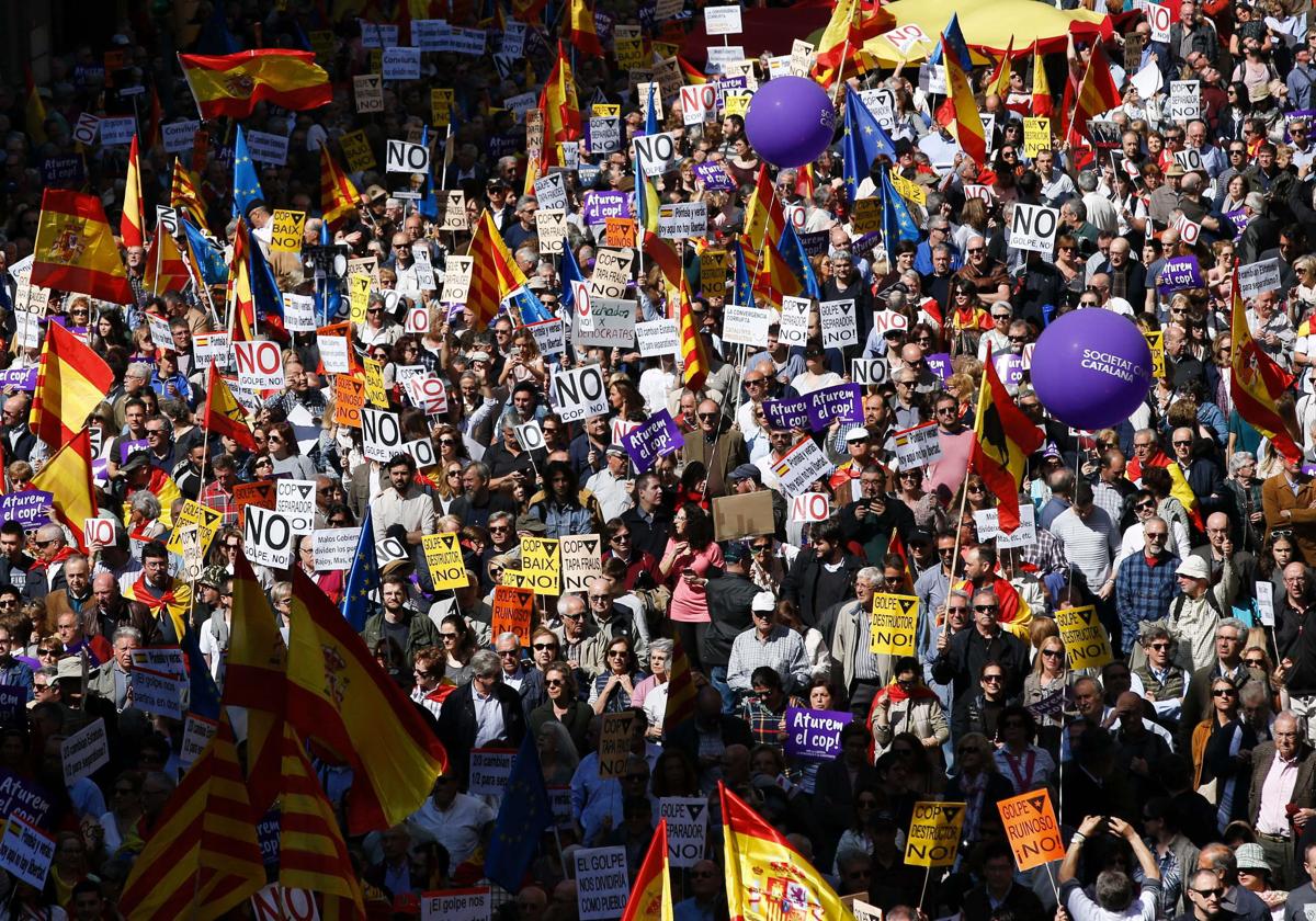 Manifestación convocada por Sociedad Civil Catalana.