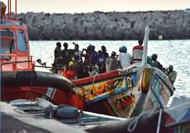 El aluvión de inmigrantes a Canarias supera ya al de todo 2022