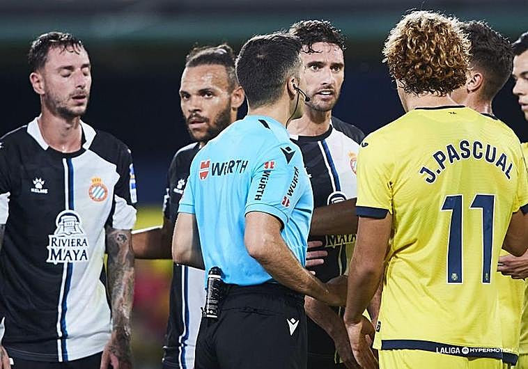 El filial del submarino amarillo deja al Espanyol sin liderato