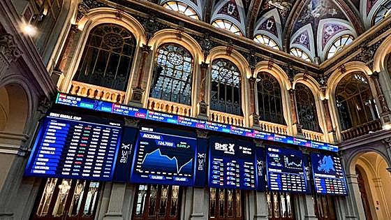 Los inversores extranjeros baten récord y ya controlan el 50,3% de la Bolsa española