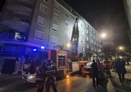Imagen del edificio incendiado.