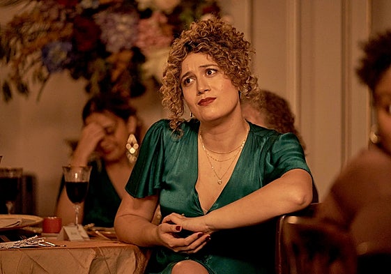 Además de ser la creadora, coguionista y codirectora de la serie, Rosa Matafeo también interpreta a la protagonista, Jessie